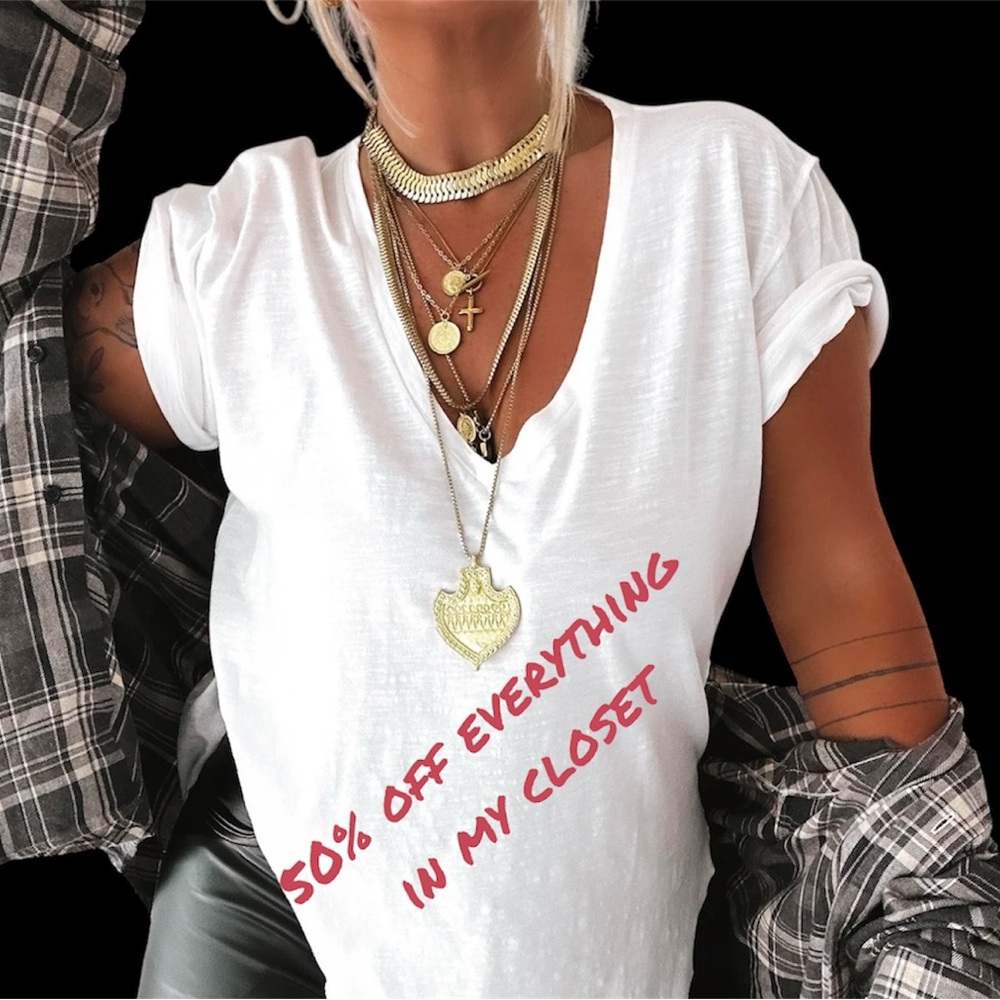 💋50% OFF ENTIRE CLOSET💋